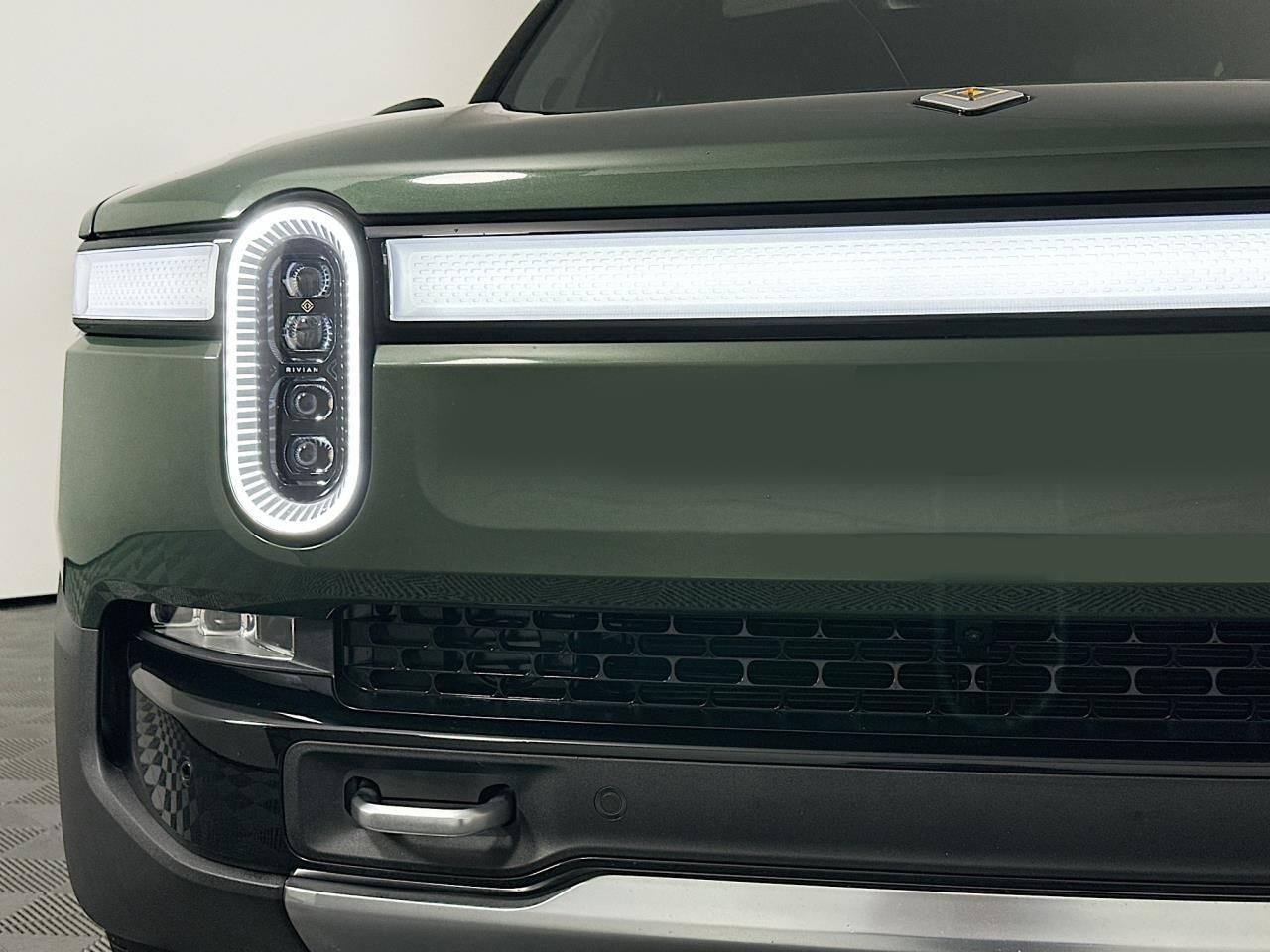 2023 Rivian R1T Adventure photo 3