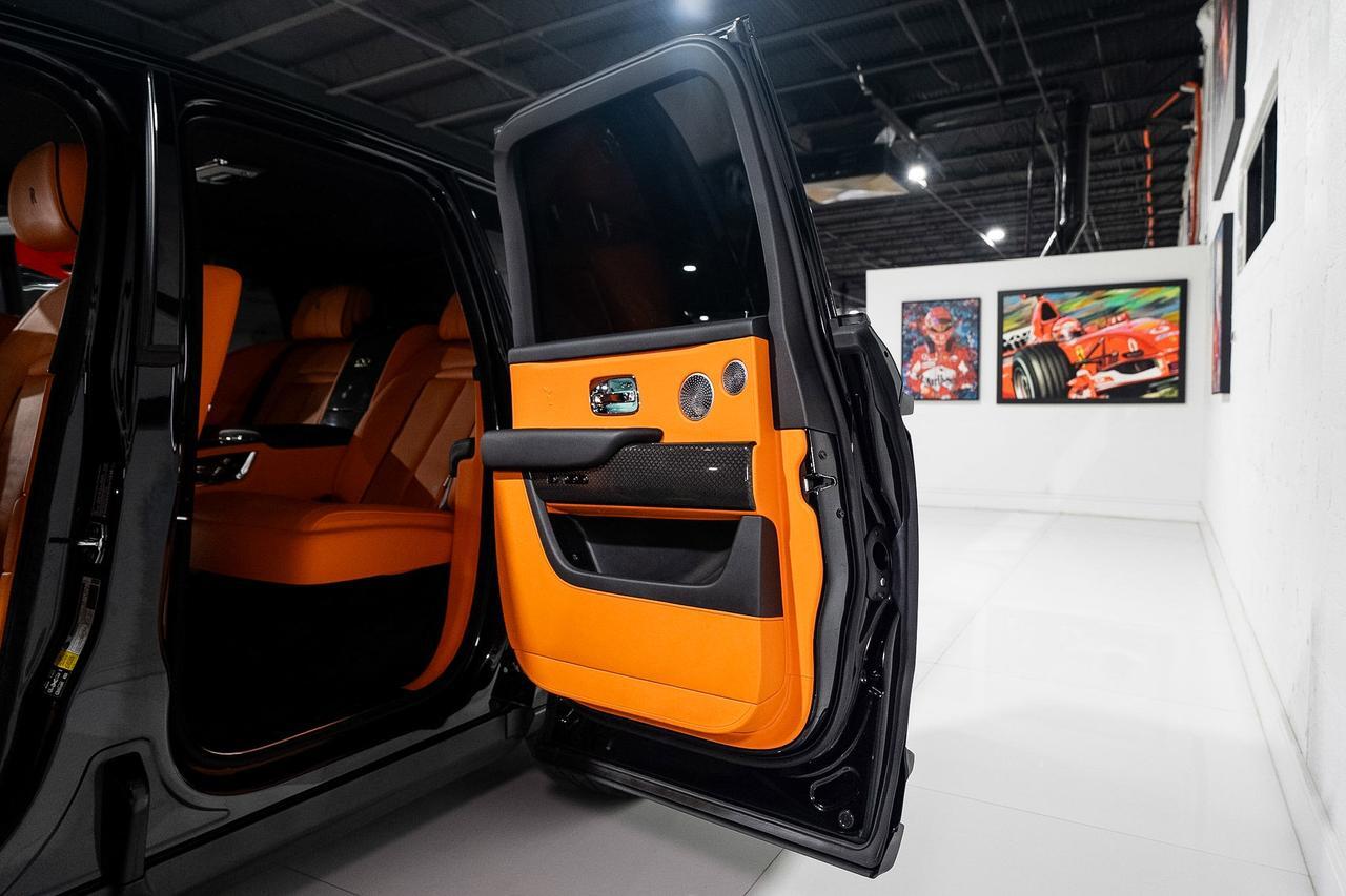 2023 Rolls-Royce Cullinan Black Badge Black Diamond paint,Mandarin interior,Bespoke audio system,four-passenger config & MORE! Fort Lauderdale FL