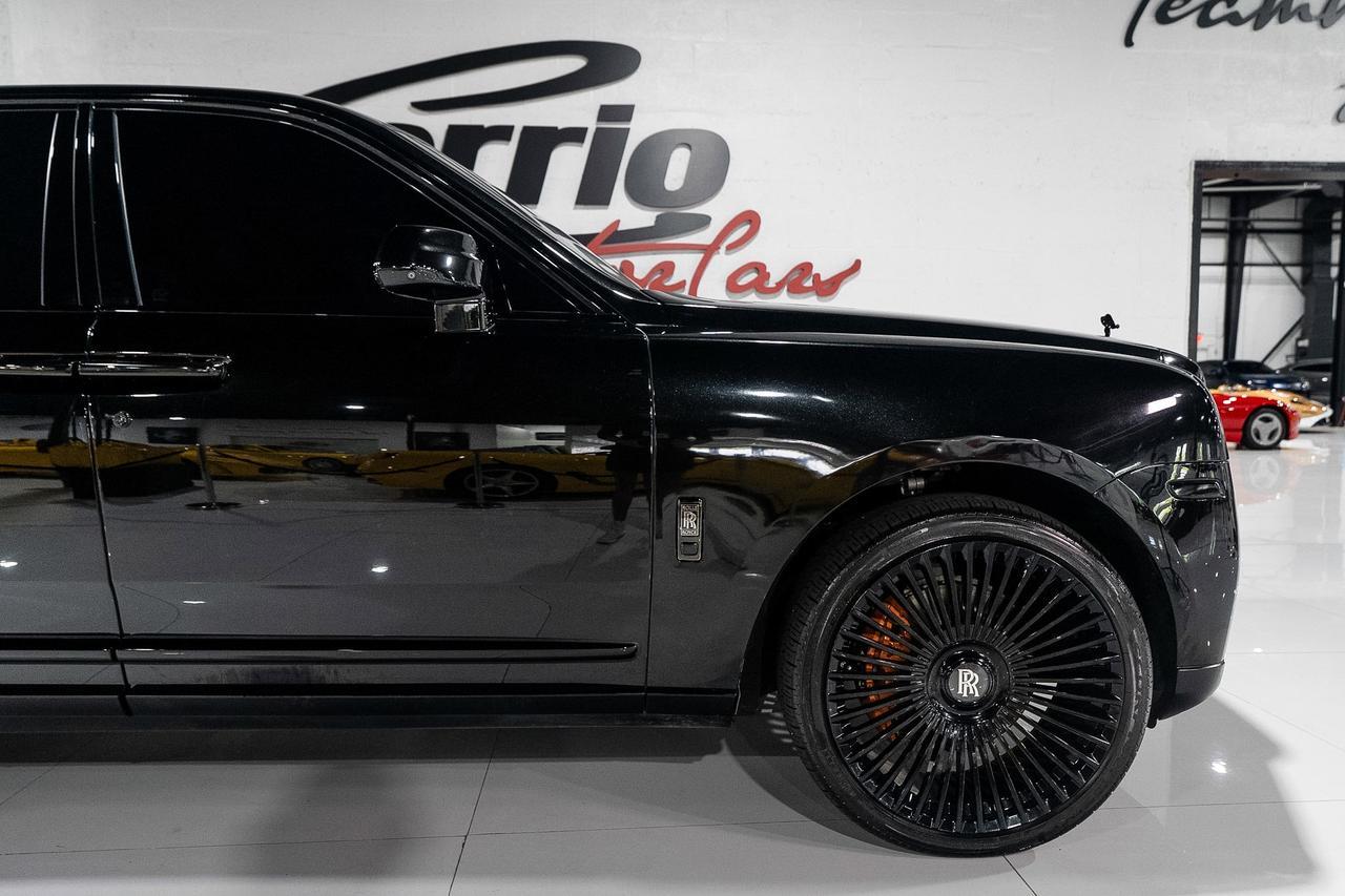 2023 Rolls-Royce Cullinan Black Badge Black Diamond paint,Mandarin interior,Bespoke audio system,four-passenger config & MORE! Fort Lauderdale FL