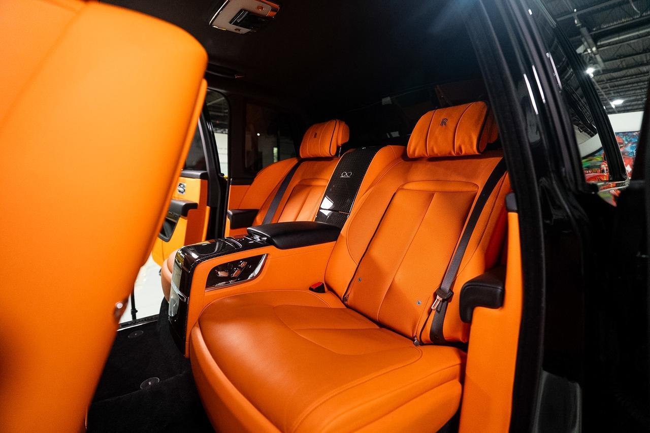 2023 Rolls-Royce Cullinan Black Badge Black Diamond paint,Mandarin interior,Bespoke audio system,four-passenger config & MORE! Fort Lauderdale FL