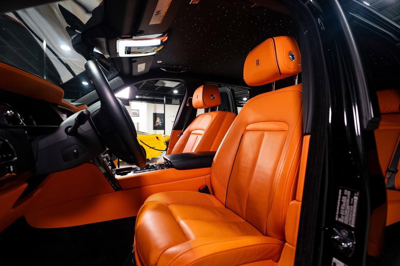 2023 Rolls-Royce Cullinan Black Badge Black Diamond paint,Mandarin interior,Bespoke audio system,four-passenger config & MORE! Fort Lauderdale FL