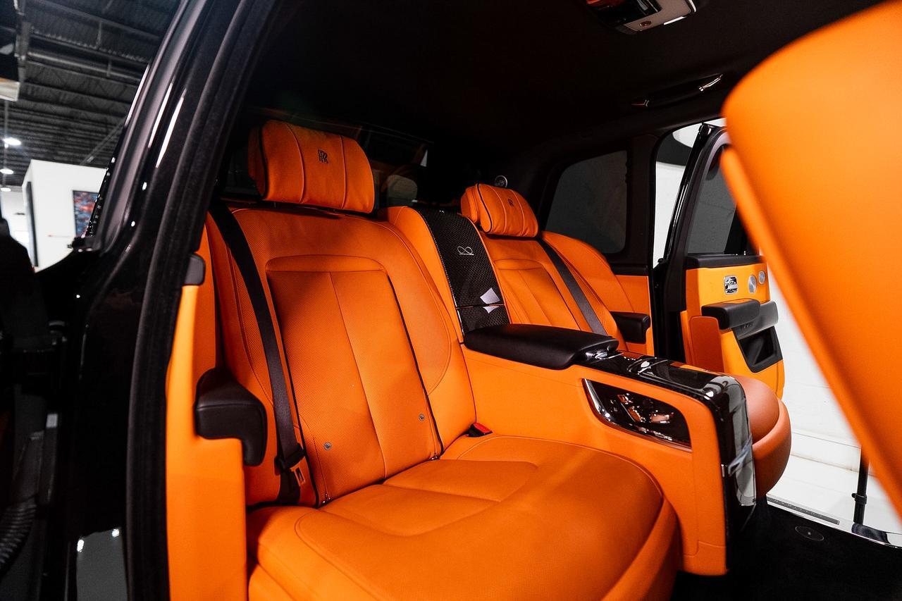 2023 Rolls-Royce Cullinan Black Badge Black Diamond paint,Mandarin interior,Bespoke audio system,four-passenger config & MORE! Fort Lauderdale FL