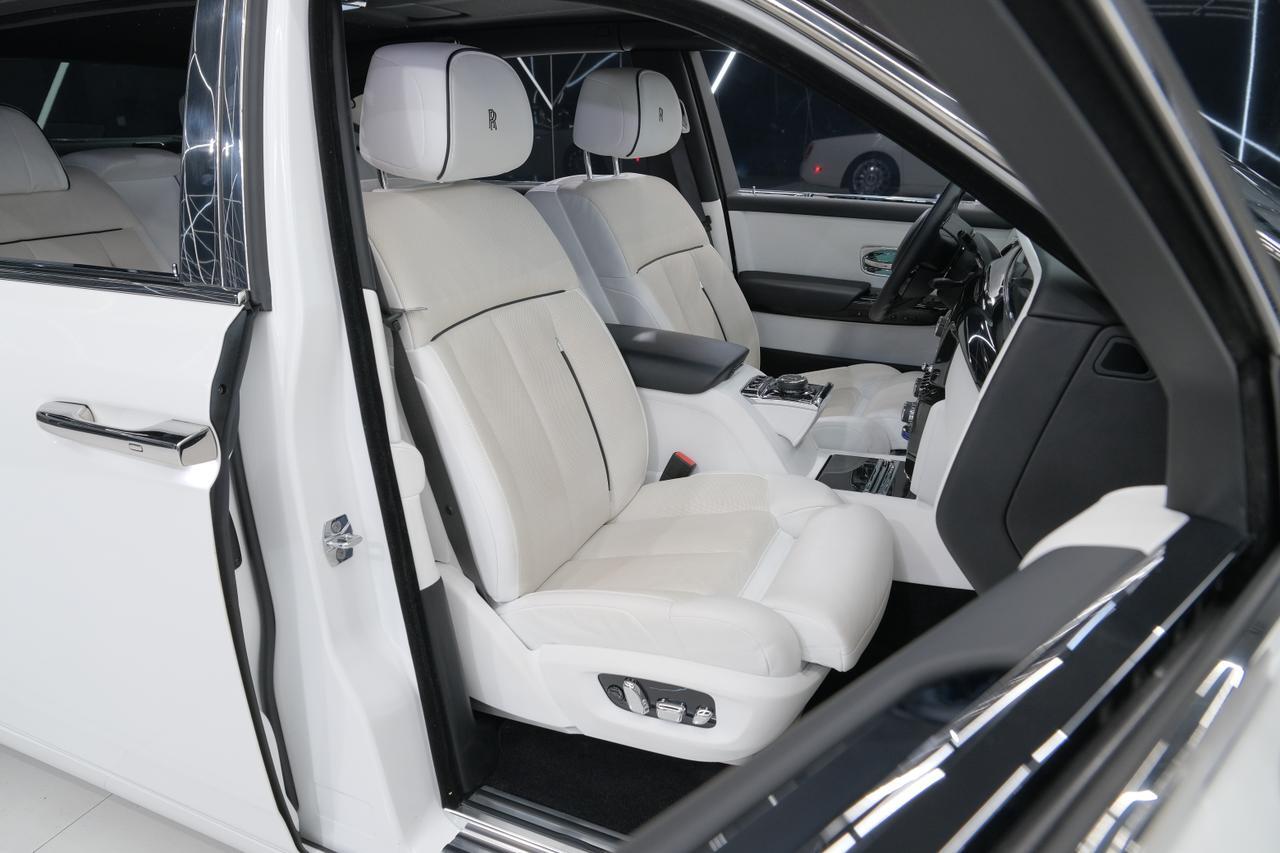 2023 Rolls-Royce Phantom Base Miami FL