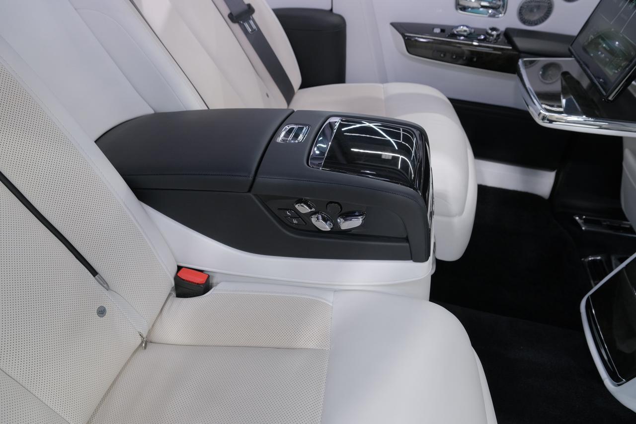 2023 Rolls-Royce Phantom Base Miami FL