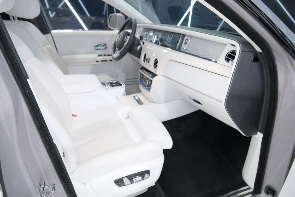 2023 Rolls-Royce Phantom Base Miami FL