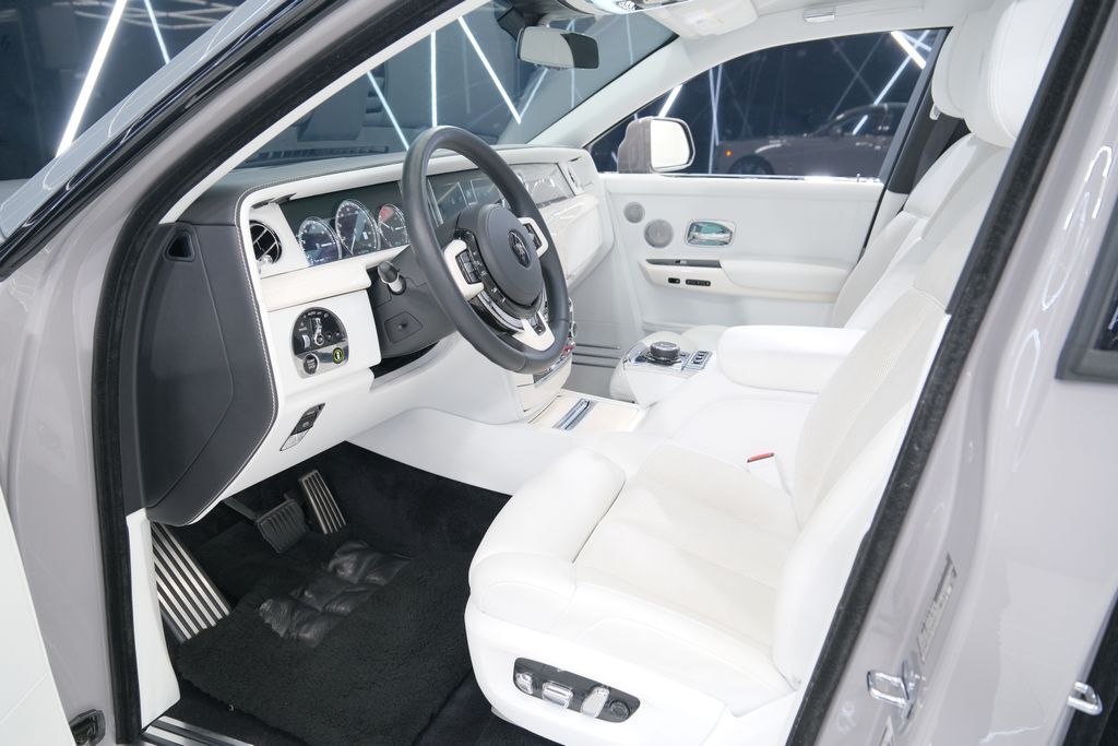 2023 Rolls-Royce Phantom Base Miami FL