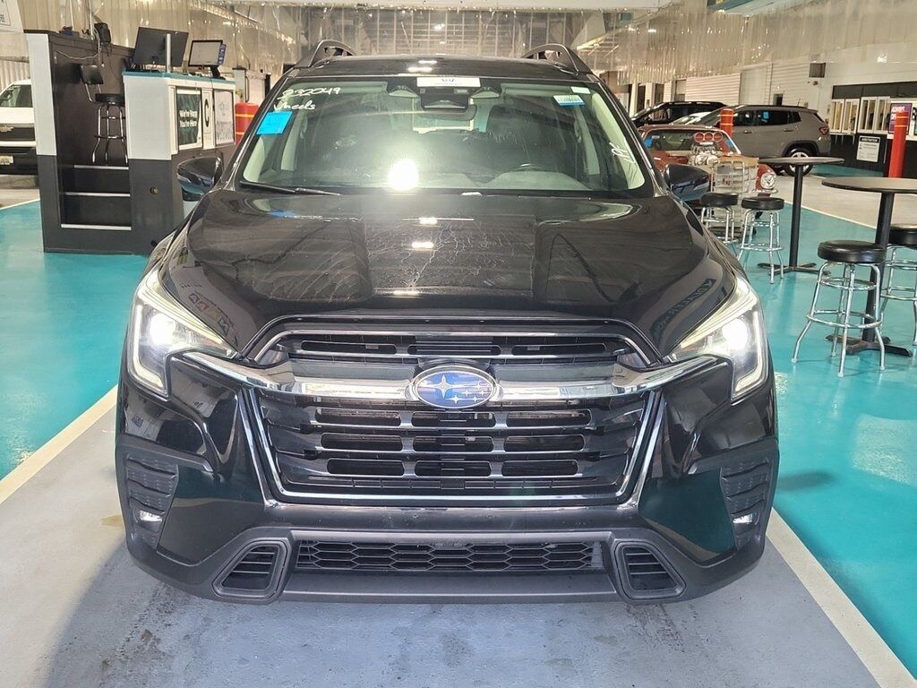 2023 Subaru Ascent Limited Akron