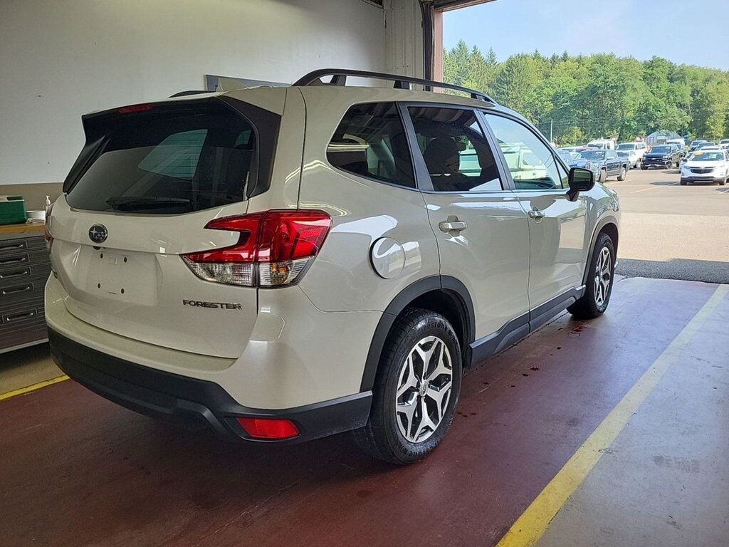2023 Subaru Forester Premium Akron OH