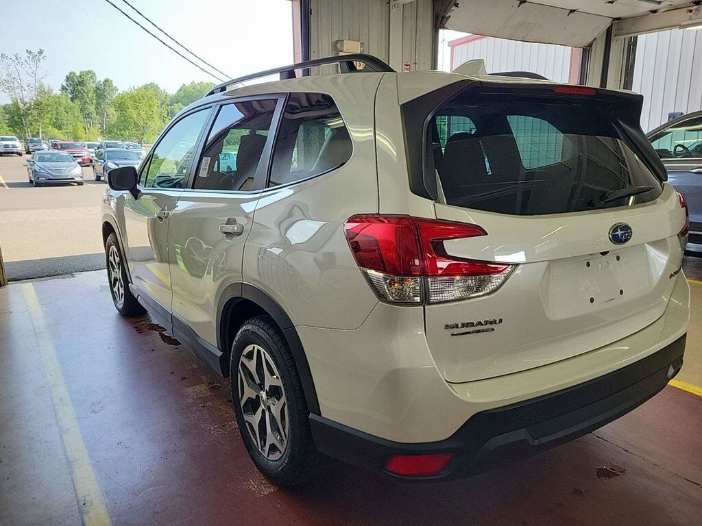 2023 Subaru Forester Premium Akron OH