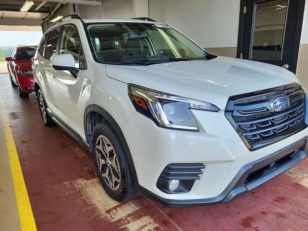 2023 Subaru Forester Premium Akron OH