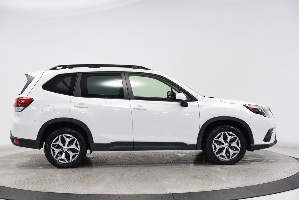 2023 Subaru Forester Premium Akron OH