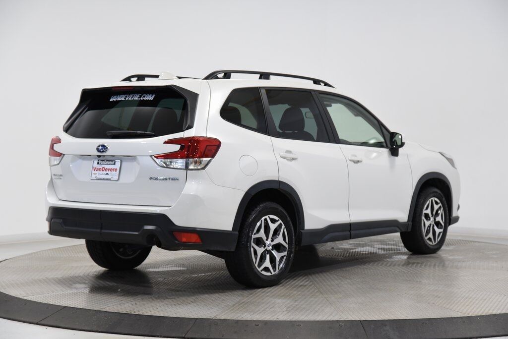 2023 Subaru Forester Premium Akron OH