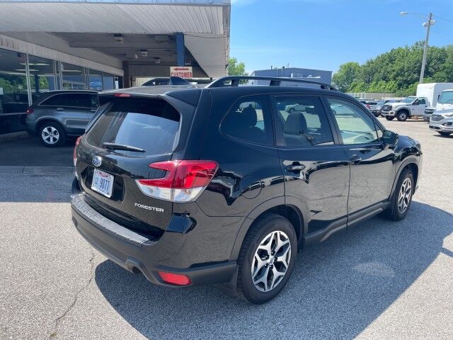 2023 Subaru Forester Premium Cleveland OH