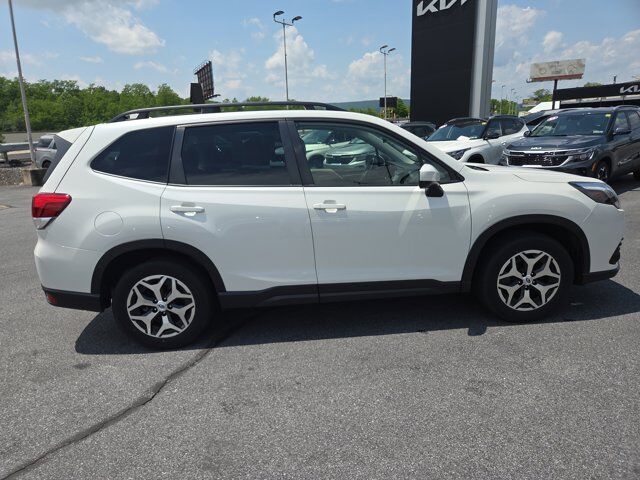 2023 Subaru Forester Premium Hamburg PA