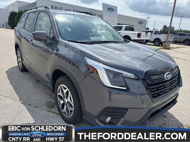 2023 Subaru Forester Premium Milwaukee WI
