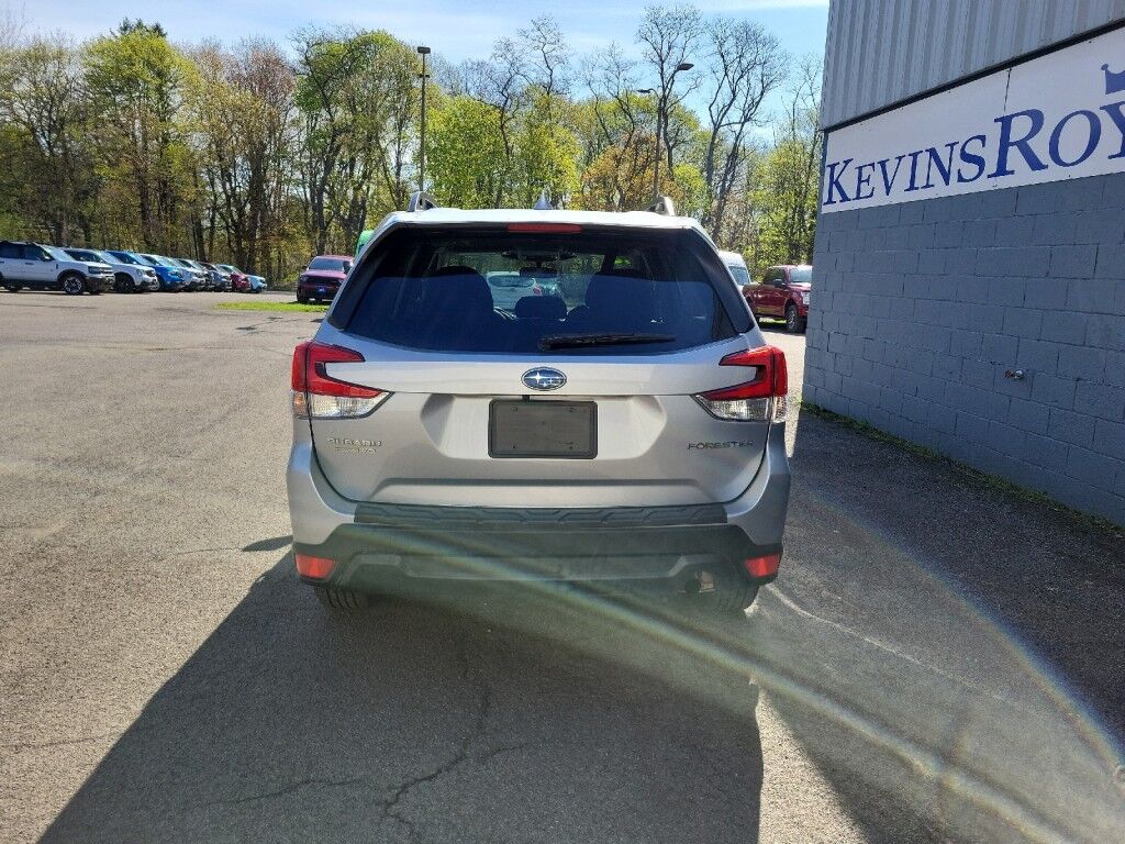 2023 Subaru Forester Premium Owego NY