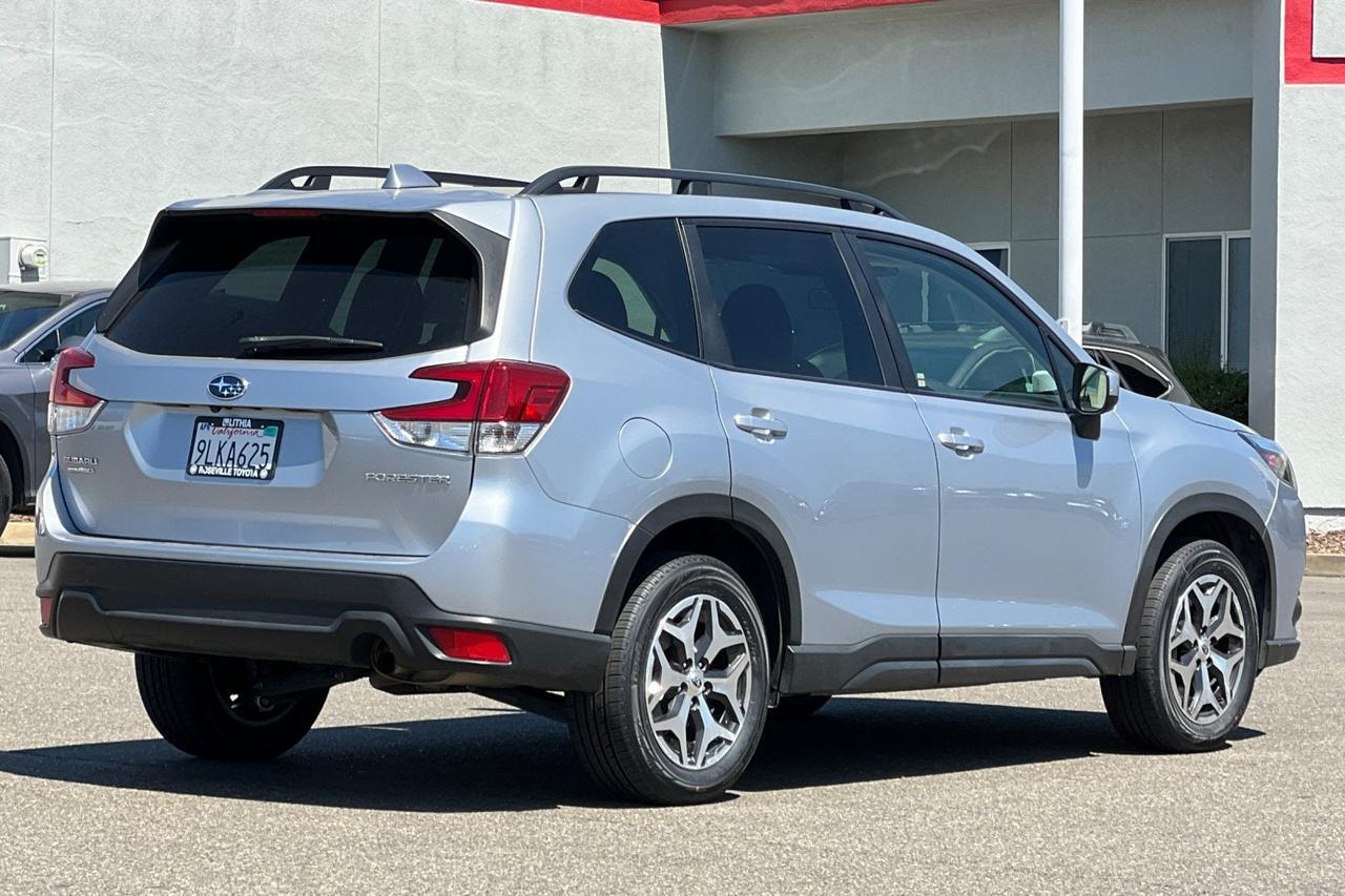 2023 Subaru Forester Premium