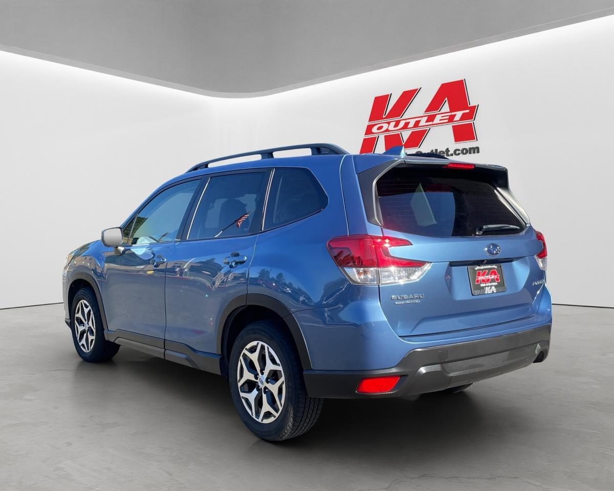 2023 Subaru Forester Premium Sport Utility 4D