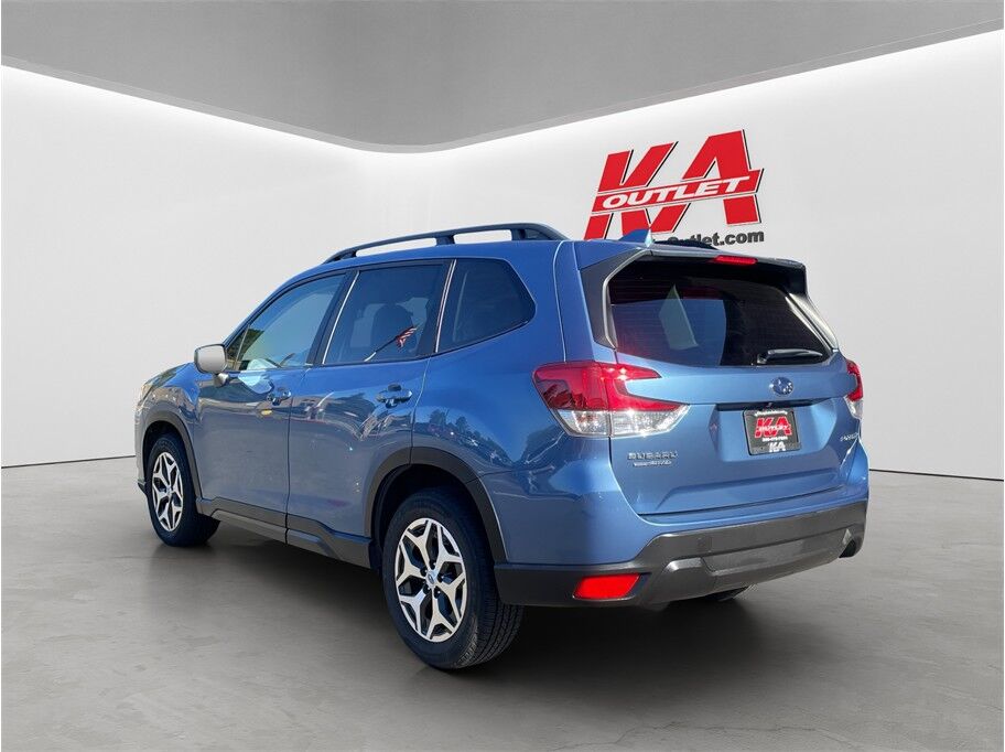 2023 Subaru Forester Premium Sport Utility 4D