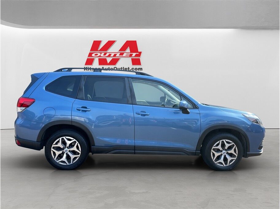 2023 Subaru Forester Premium Sport Utility 4D