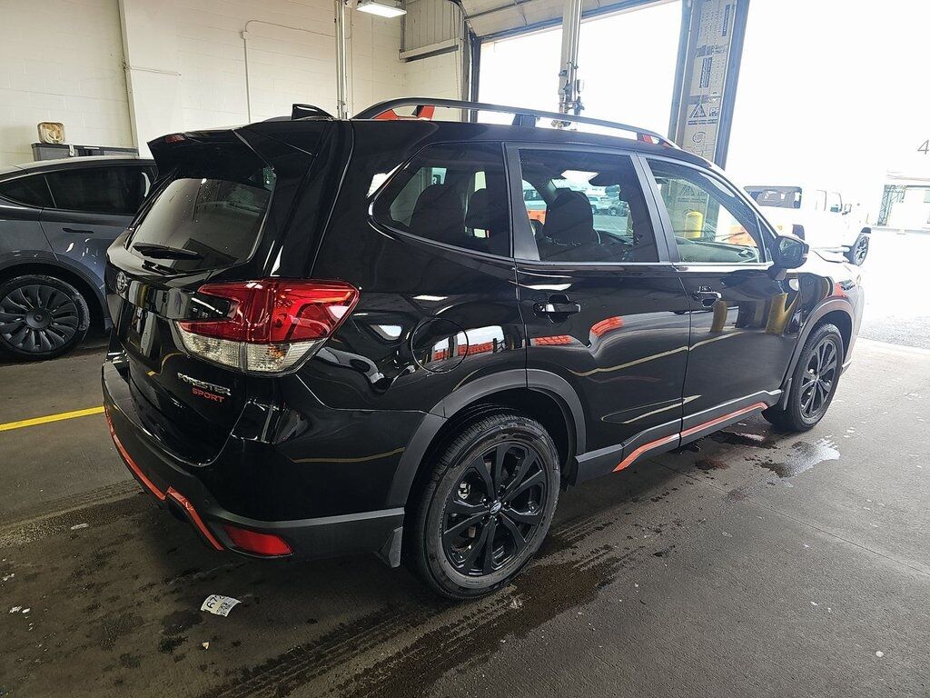 2023 Subaru Forester Sport photo 2