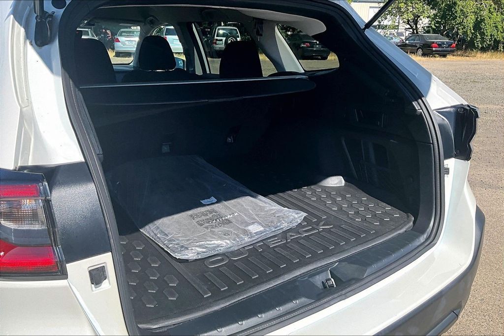 2023 Subaru Outback Premium OR