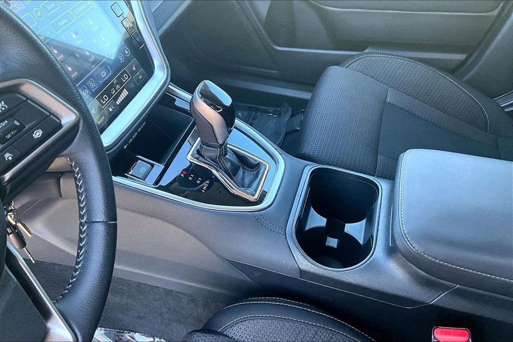 2023 Subaru Outback Premium OR