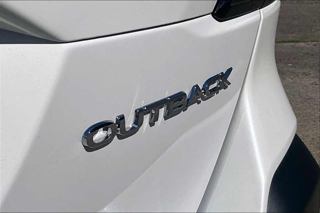 2023 Subaru Outback Premium OR