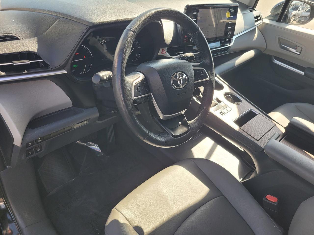 2023 TOYOTA SIENNA XLE Roseville CA