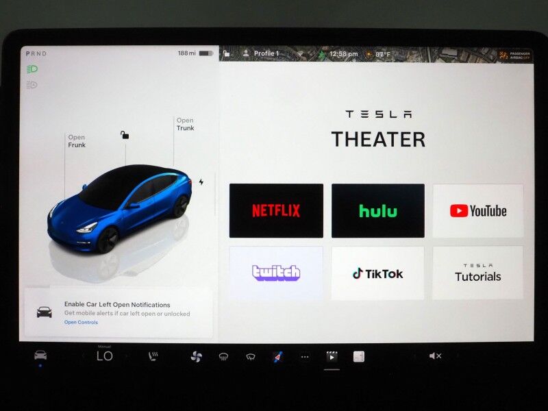 2023 Tesla Model 3 *AUTOPILOT, NAVIGATION, SAFETY ALERTS, ADAPTIVE CRUISE, SURROUND VIEW CAMERAS, PANORAMA GLASS ROOF, HEATED SEATS/STEERING WHEEL, BLUETOOTH, WIRELESS CHARGING Round Rock TX