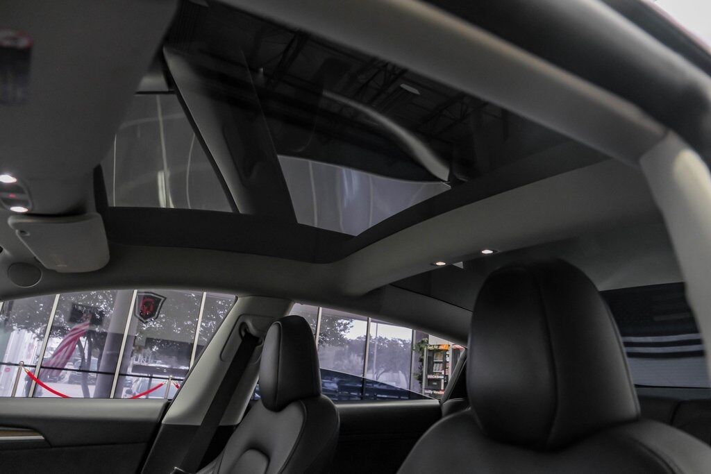 2023 Tesla Model 3 photo 4
