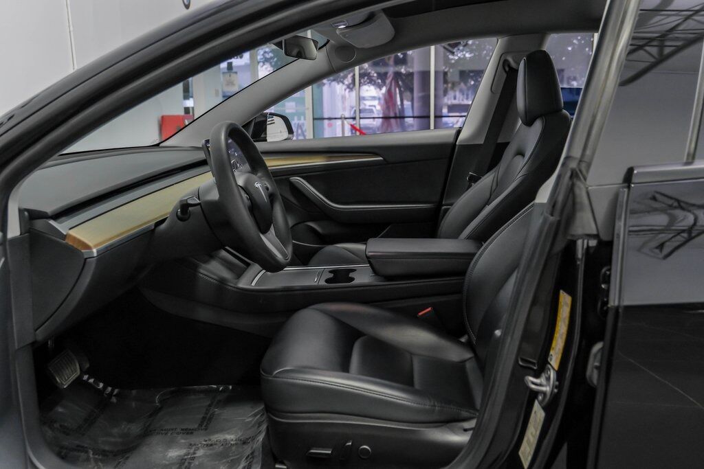 2023 Tesla Model 3 photo 3