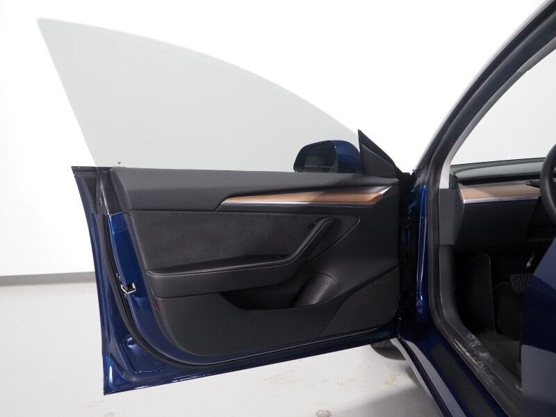 2023 Tesla Model 3 Long Range AWD *TRAFFIC AWARE CRUISE CONTROL, NAVIGATION, SAFETY ALERTS, SURROUND VIEW CAMERAS, PANORAMA GLASS ROOF, HEATED SEATS/STEERING WHEEL,18 INCH WHEELS, BLUETOOTH, WIRELESS CHARGING Round Rock TX