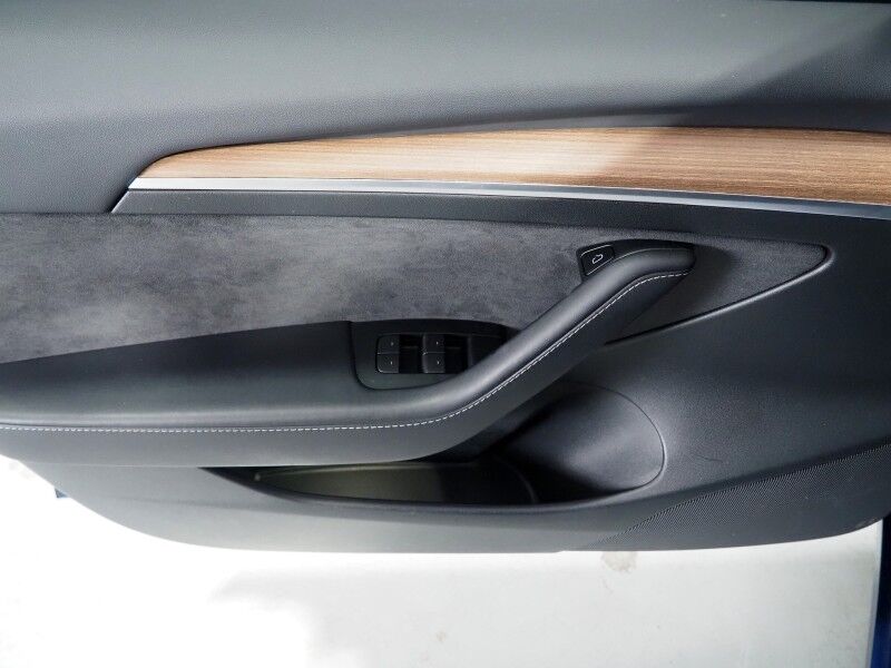 2023 Tesla Model 3 Long Range AWD *TRAFFIC AWARE CRUISE CONTROL, NAVIGATION, SAFETY ALERTS, SURROUND VIEW CAMERAS, PANORAMA GLASS ROOF, HEATED SEATS/STEERING WHEEL,18 INCH WHEELS, BLUETOOTH, WIRELESS CHARGING Round Rock TX