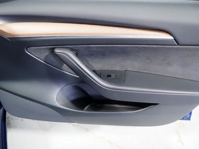 2023 Tesla Model 3 Long Range AWD *TRAFFIC AWARE CRUISE CONTROL, NAVIGATION, SAFETY ALERTS, SURROUND VIEW CAMERAS, PANORAMA GLASS ROOF, HEATED SEATS/STEERING WHEEL,18 INCH WHEELS, BLUETOOTH, WIRELESS CHARGING Round Rock TX