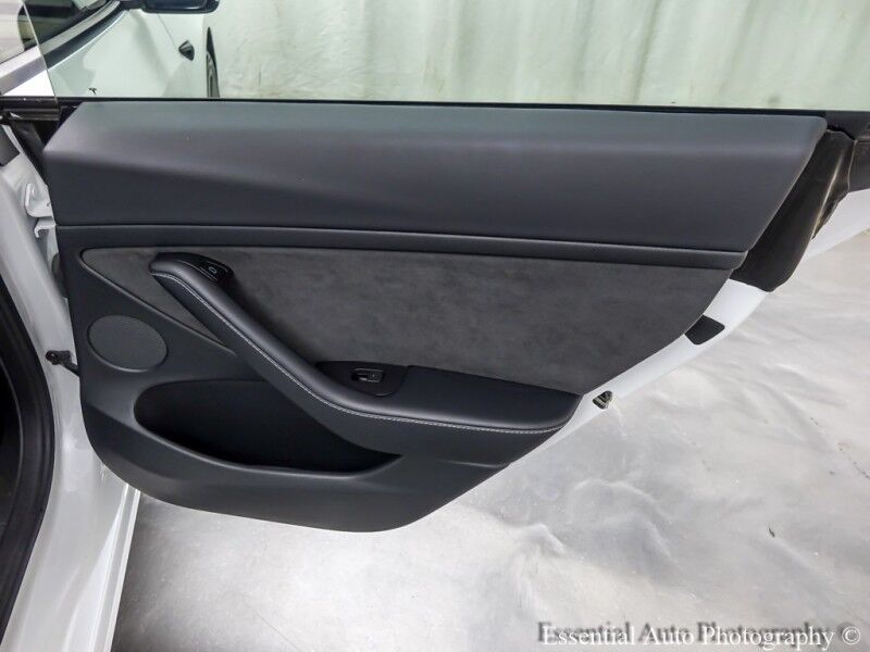 2023 Tesla Model 3 Long Range PRICE INCLUDES THE $4000 ILLINOIS EV TAX CREDIT Willowbrook IL