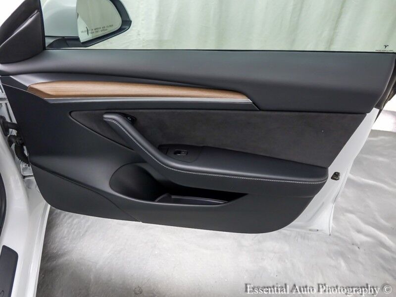 2023 Tesla Model 3 Long Range PRICE INCLUDES THE $4000 ILLINOIS EV TAX CREDIT Willowbrook IL