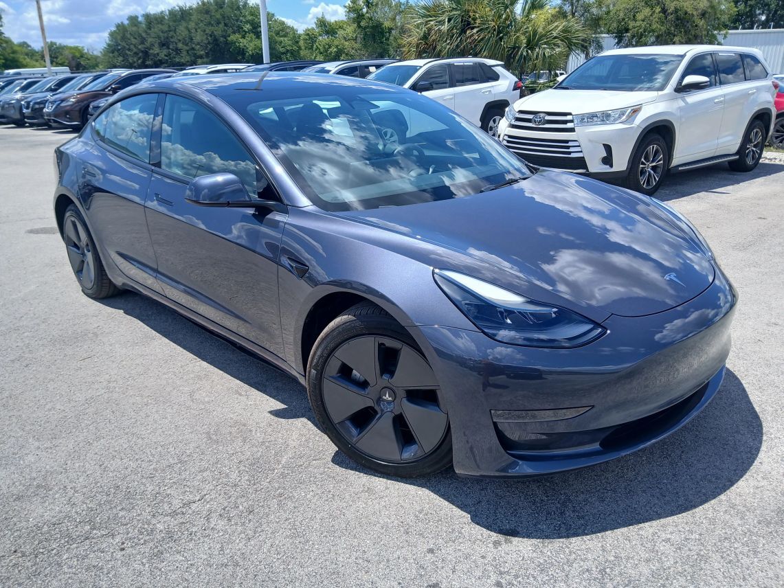 2023 Tesla Model 3 -'s photo
