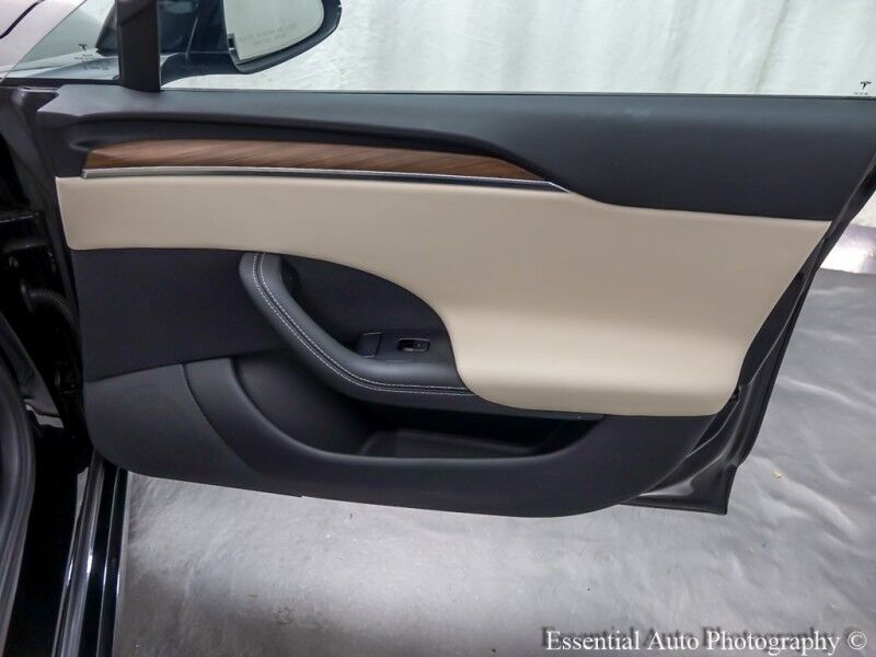 2023 Tesla Model S Willowbrook IL