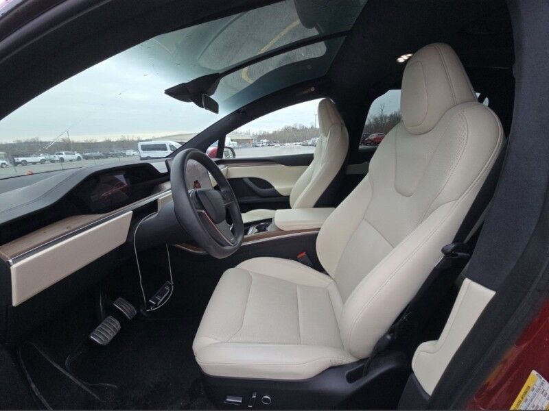 2023 Tesla Model X HW4