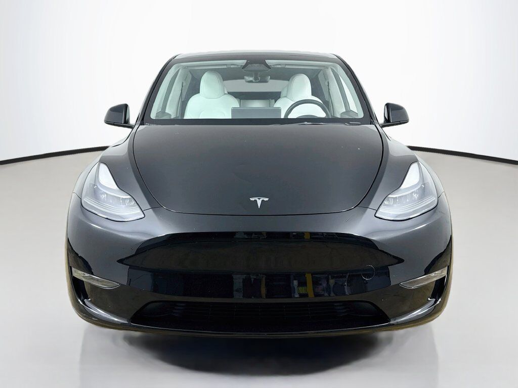 2023 Tesla Model Y HW4 Performance