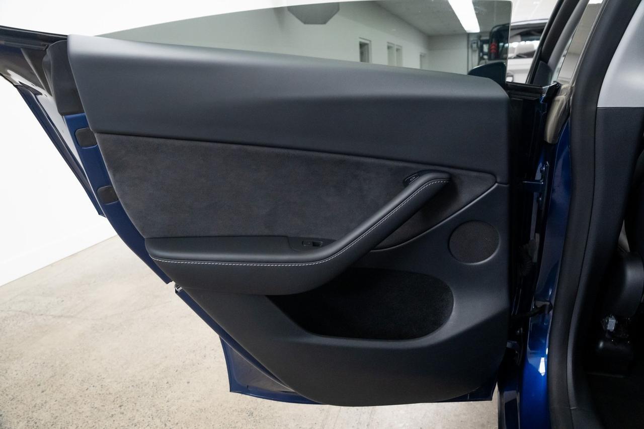 2023 Tesla Model Y Long Range 1 Owner Heated Seats Premium Audio Portland OR