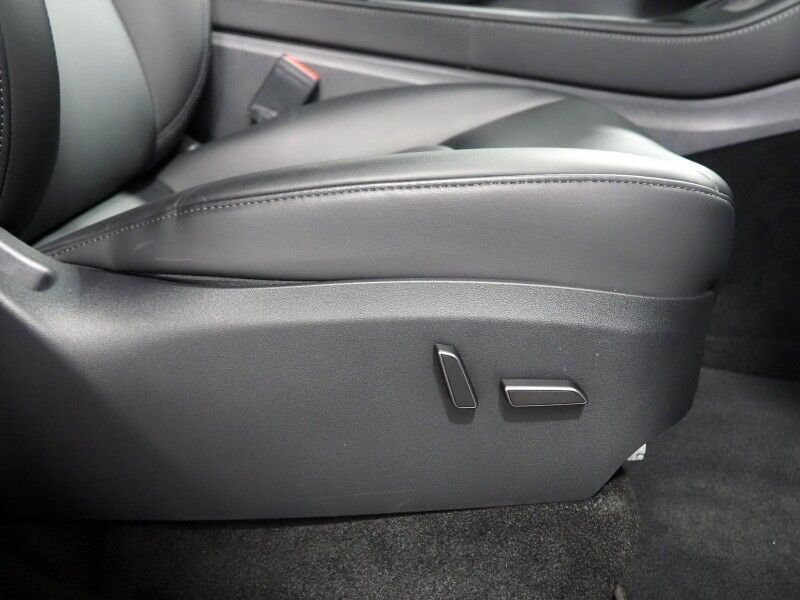 2023 Tesla Model Y Long Range AWD *AUTOPILOT, NAVIGATION, SAFETY ALERTS, ADAPTIVE CRUISE, SURROUND VIEW CAMERAS, PANORAMA GLASS ROOF, HEATED SEATS/STEERING WHEEL, 20 INCH INDUCTION WHEELS, WIRELESS CHARGING, 20 INCH INDUCTION WHEELS Round Rock TX