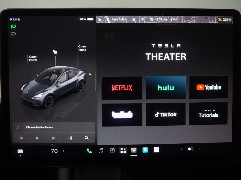 2023 Tesla Model Y Long Range AWD *AUTOPILOT, NAVIGATION, SAFETY ALERTS, ADAPTIVE CRUISE, SURROUND VIEW CAMERAS, PANORAMA GLASS ROOF, HEATED SEATS/STEERING WHEEL, 20 INCH INDUCTION WHEELS, WIRELESS CHARGING Round Rock TX