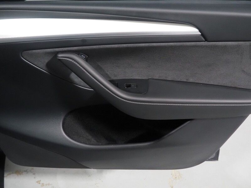 2023 Tesla Model Y Long Range AWD *AUTOPILOT, NAVIGATION, SAFETY ALERTS, ADAPTIVE CRUISE, SURROUND VIEW CAMERAS, PANORAMA GLASS ROOF, HEATED SEATS/STEERING WHEEL, 20 INCH INDUCTION WHEELS, WIRELESS CHARGING Round Rock TX