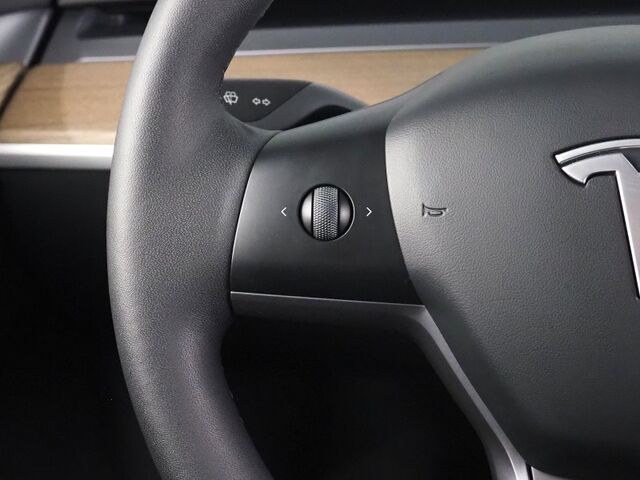 2023 Tesla Model Y Long Range AWD *AUTOPILOT, NAVIGATION, SAFETY ALERTS, ADAPTIVE CRUISE, SURROUND VIEW CAMERAS, PANORAMA GLASS ROOF, HEATED SEATS/STEERING WHEEL, BLUETOOTH, WIRELESS CHARGING Round Rock TX