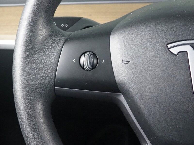 2023 Tesla Model Y Long Range AWD *AUTOPILOT, NAVIGATION, SAFETY ALERTS, ADAPTIVE CRUISE, SURROUND VIEW CAMERAS, PANORAMA GLASS ROOF, HEATED SEATS/STEERING WHEEL, WIRELESS CHARGING Round Rock TX