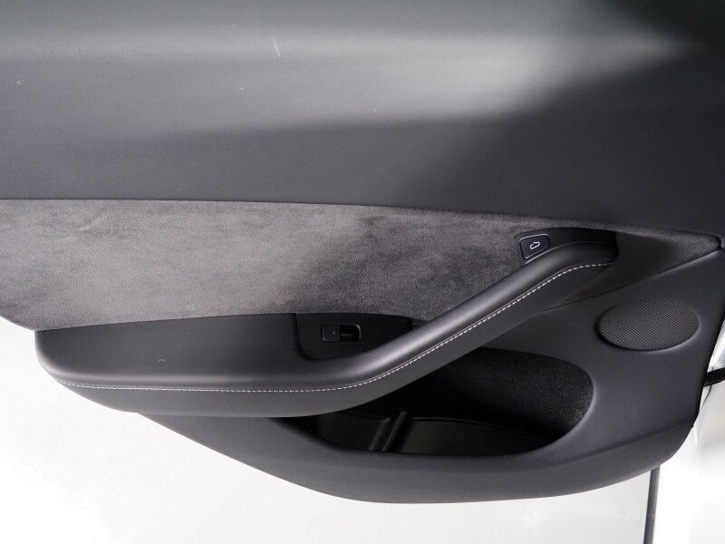 2023 Tesla Model Y Long Range AWD *AUTOPILOT, NAVIGATION, SAFETY ALERTS, ADAPTIVE CRUISE, SURROUND VIEW CAMERAS, PANORAMA GLASS ROOF, HEATED SEATS/STEERING WHEEL, WIRELESS CHARGING Round Rock TX