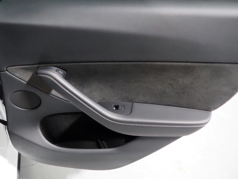 2023 Tesla Model Y Long Range AWD *AUTOPILOT, NAVIGATION, SAFETY ALERTS, ADAPTIVE CRUISE, SURROUND VIEW CAMERAS, PANORAMA GLASS ROOF, HEATED SEATS/STEERING WHEEL, WIRELESS CHARGING Round Rock TX