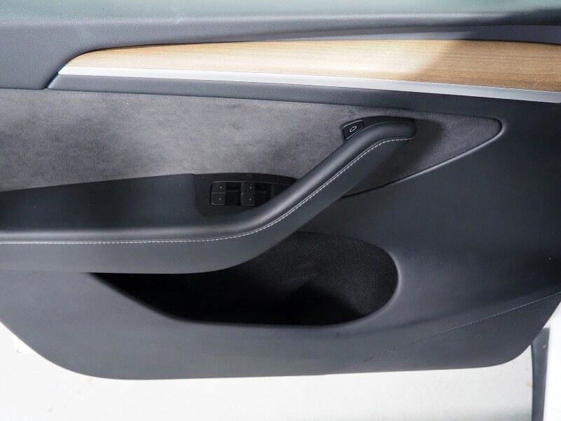 2023 Tesla Model Y Long Range AWD *AUTOPILOT, NAVIGATION, SAFETY ALERTS, ADAPTIVE CRUISE, SURROUND VIEW CAMERAS, PANORAMA GLASS ROOF, HEATED SEATS/STEERING WHEEL, WIRELESS CHARGING Round Rock TX